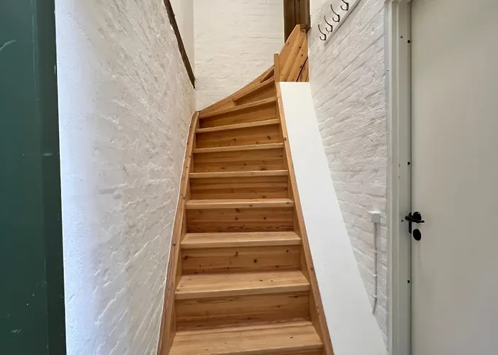 The Cozy Cave Center Апартаменты *